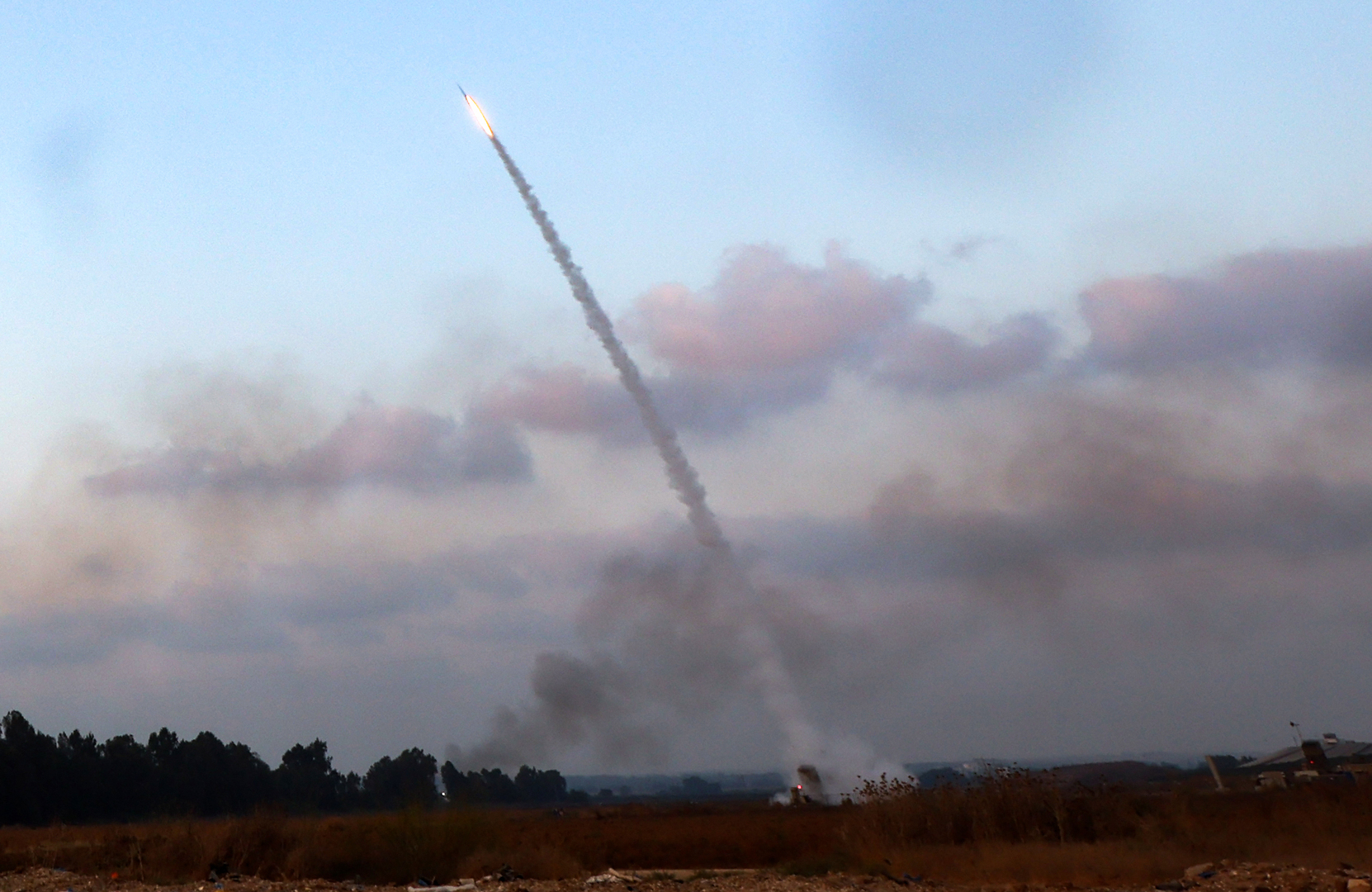 القناة 12 الإسرائيلية: سقوط مقذوفة صاروخية في مستوطنة ناحل عوز شرقي قطاع غزة