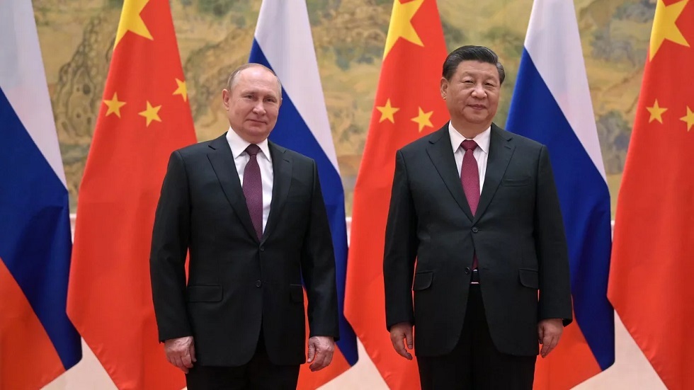على خلفية زيارة الرئيس الصيني.. واشنطن تصف روسيا بـ 
