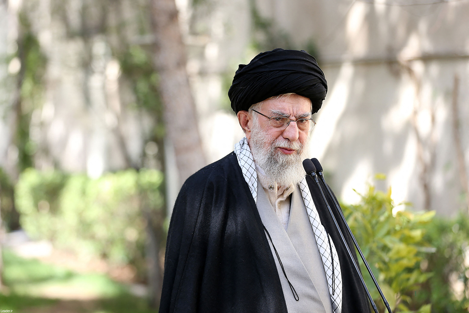 خامنئي:  العدو يسعى وراء تغيير هوية الجمهورية الإسلامية الإيرانية وتشكيل حكومة موالية له