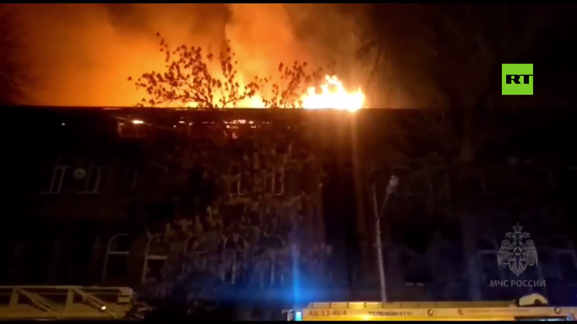 بالفيديو.. حريق يندلع مجددا في مبنى تاريخي وسط سامارا الروسية