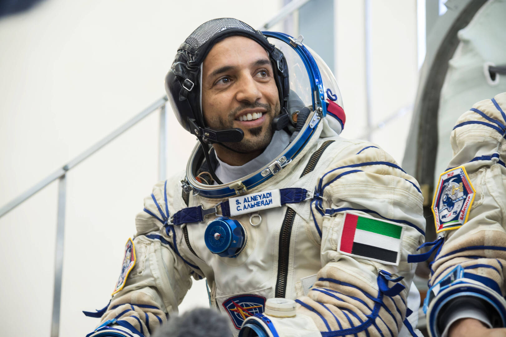 كيف احتفل رائد الفضاء الإماراتي ببداية شهر رمضان من المحطة الفضائية؟