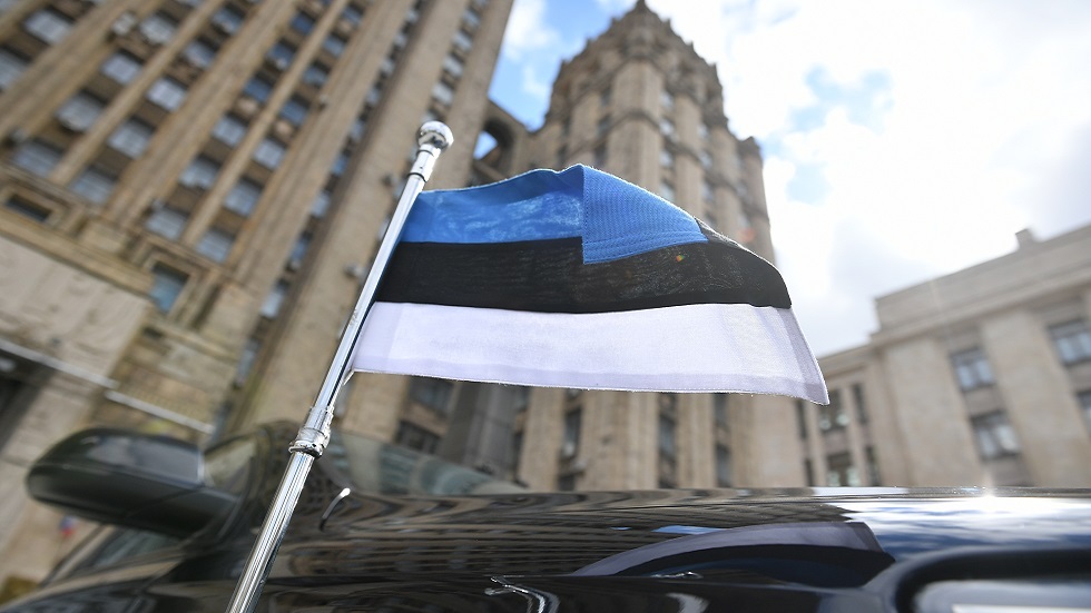إستونيا تعلن طرد دبلوماسي روسي وموسكو تتوعد بالرد