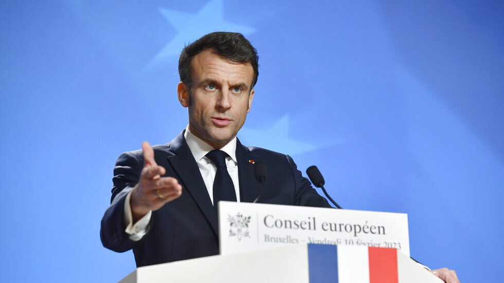 سياسي فرنسي يستذكر تصريحا لترامب ويتهم ماكرون بتعريض الأمن الفرنسي للخطر