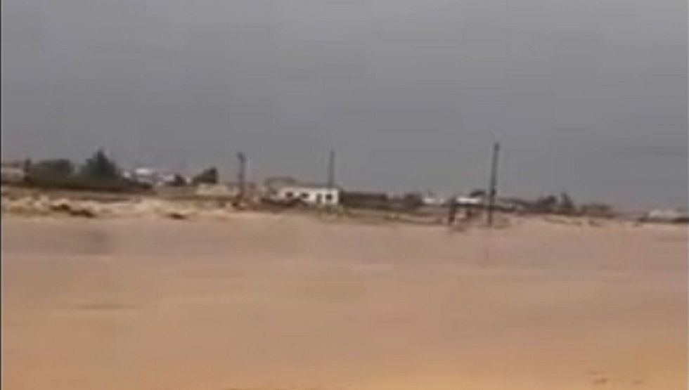 سيول من سوريا تداهم قرى شرقي الأردن (فيديو)