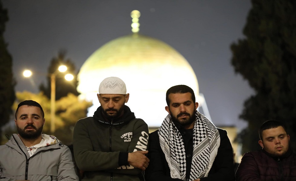 مصلون في المسجد الأقصى في مدينة القدس