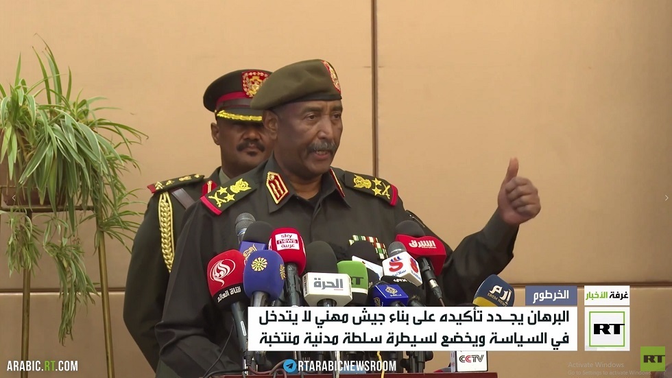 البرهان يتعهد ببناء جيش يخضع لسلطة مدنية منتخبة