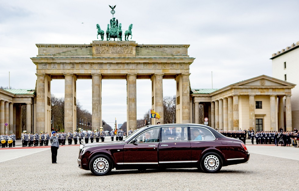 استقبال حاشد.. الملك تشارلز الثالث يزور ألمانيا في أول زيارة دولة للخارج