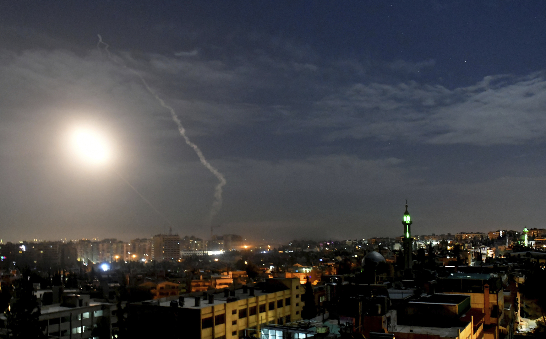 مصدرعسكري سوري: دفاعاتنا الجوية تتصدى لعدوان إسرائيلي في ريف دمشق وتسقط عددا من الصواريخ