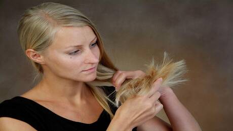 طبيبة روسية تكشف الأمراض التي تؤدي إلى تساقط الشعر