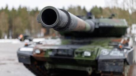 بولندا تعلن عزمها تسليم كييف 10 دبابات 