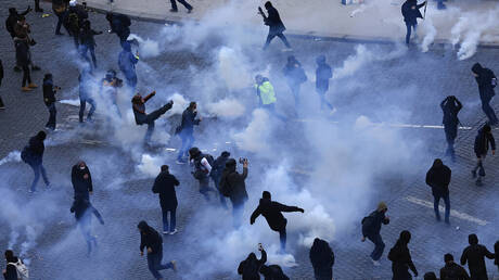 استمرار الإضرابات في فرنسا رفضا لخطة رفع سن التقاعد