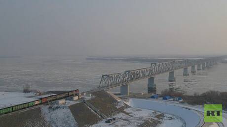 جسر أمور للسكك الحديدية يرفع من مستوى التبادل التجاري بين روسيا والصين