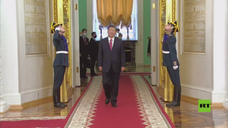 مراسم استقبال الرئيس بوتين لنظيره الصيني في الكرملين