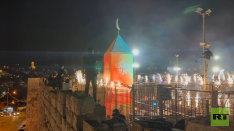 إضاءة فانوس رمضان في القدس (فيديو)