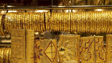بريطانيا.. دار سك العملة الملكية تطرح أول سبيكة ذهبية تحمل رسم الكعبة المشرفة (صور)