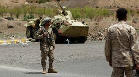 اليمن.. عضو بمجلس القيادة يتوقع تجدد القتال واندلاع حرب شرسة مع الحوثيين