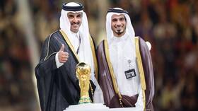 لخطف اليونايتد من أغنى أثرياء بريطانيا.. الشيخ جاسم بن حمد آل ثاني يرفع عرضه المالي