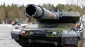 شبيغل: وصول 18 دبابة ليوبارد-2 من ألمانيا إلى أوكرانيا