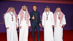 بسبب السيدات.. الفرنسي رينارد يترك منتخب السعودية