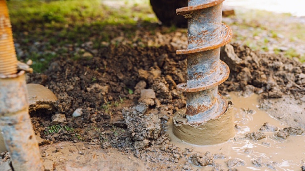 المحاولات مستمرة لإنقاذ الطفل السوري "صالح" من البئر على عمق 50 مترا (فيديو)