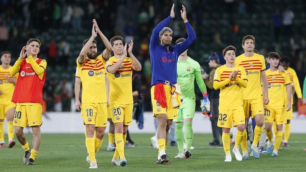 برشلونة يكتسح إلتشي في عقر داره (فيديو)