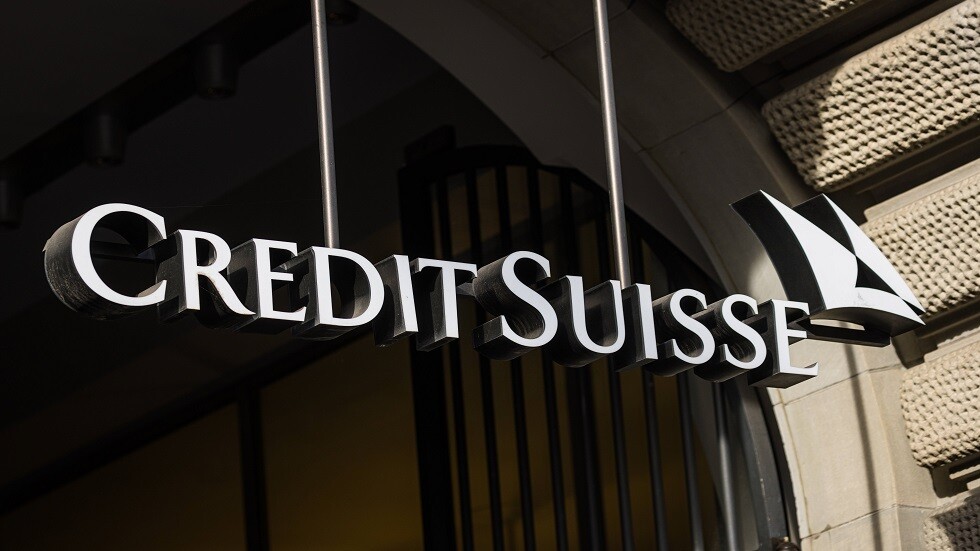 المدعي العام السويسري يحقق في استحواذ بنك UBS على بنك Credit Suisse
