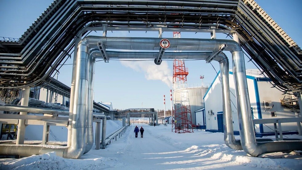 بعد قرار خفض الإنتاج.. الولايات المتحدة تنوي التفاعل مع منتجي ومستهلكي الطاقة للتأثير على السوق