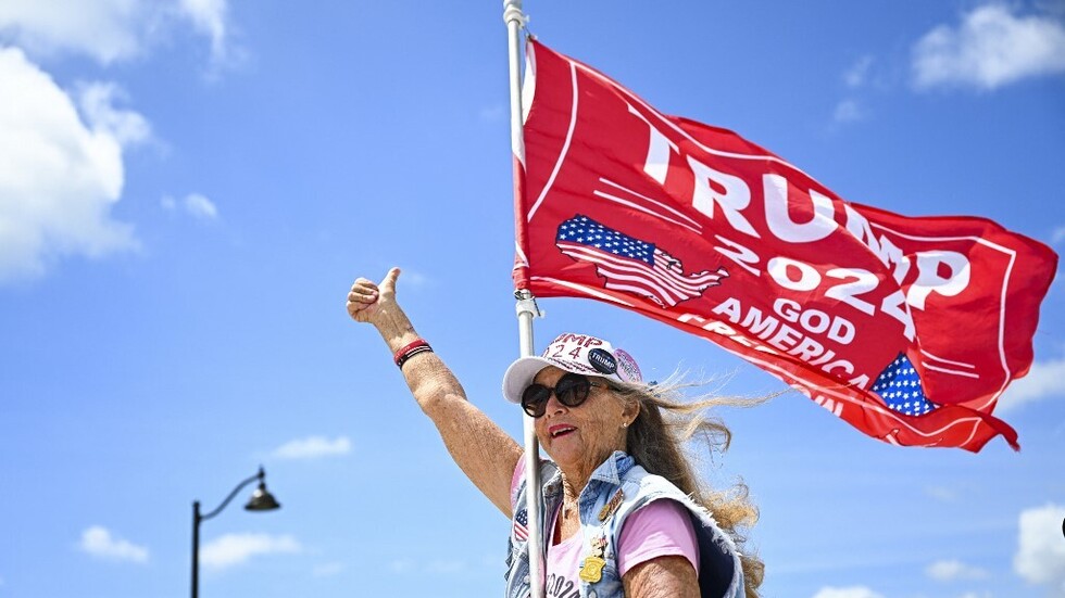 ترامب يطلب الدعم المالي من مؤيديه