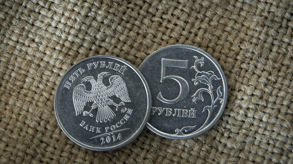 وزير المالية الروسي يصف سياسة العقوبات الغربية بأنها سخيفة