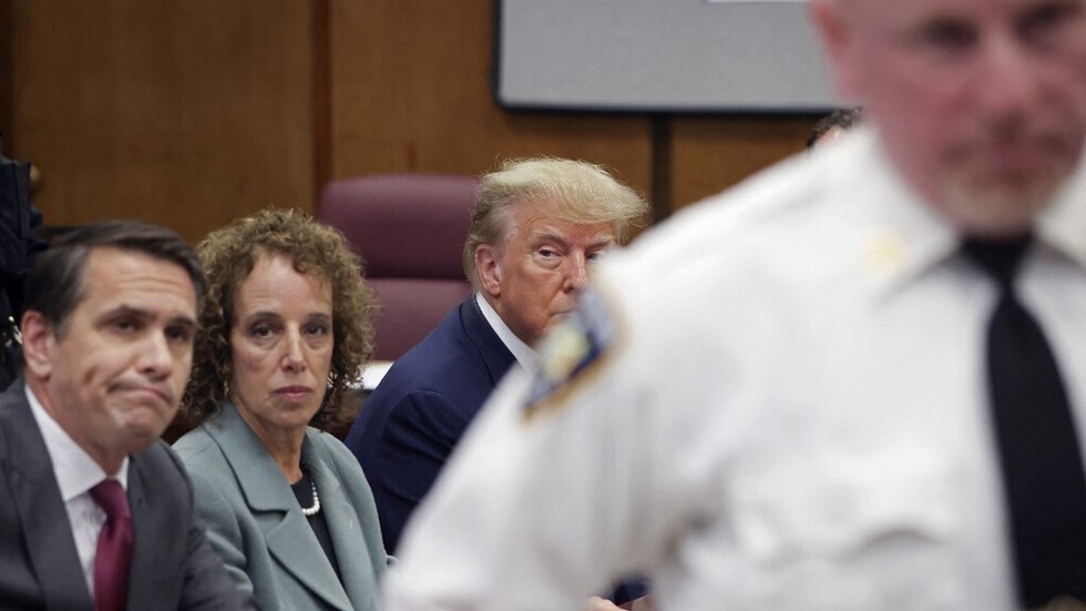 من هي رئيسة فريق الدفاع عن ترامب؟