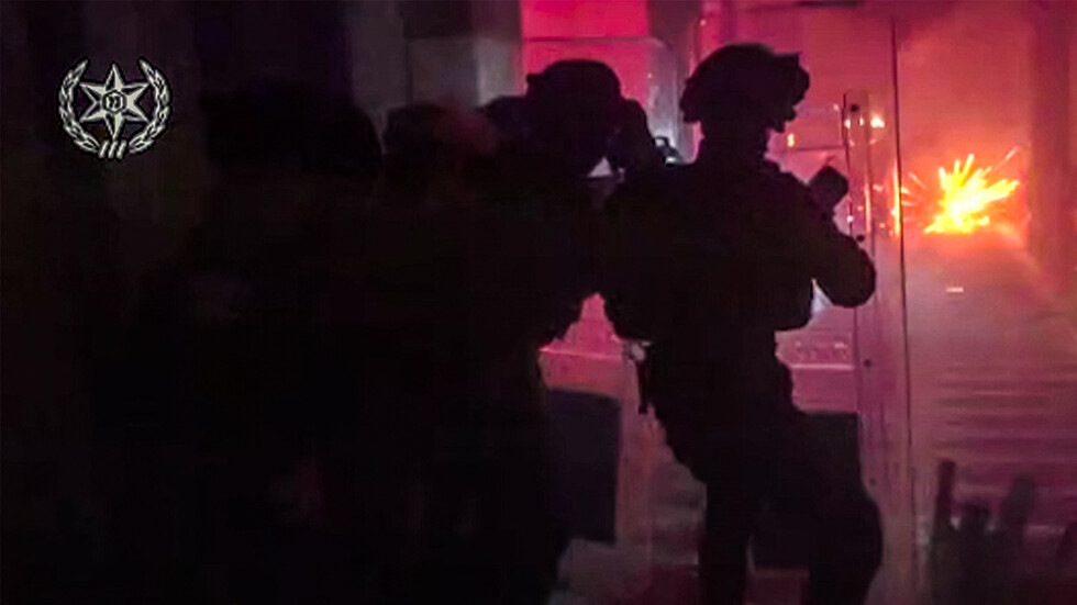 القوات الإسرائيلية تقتحم المسجد الأقصى مجددا (فيديوهات)