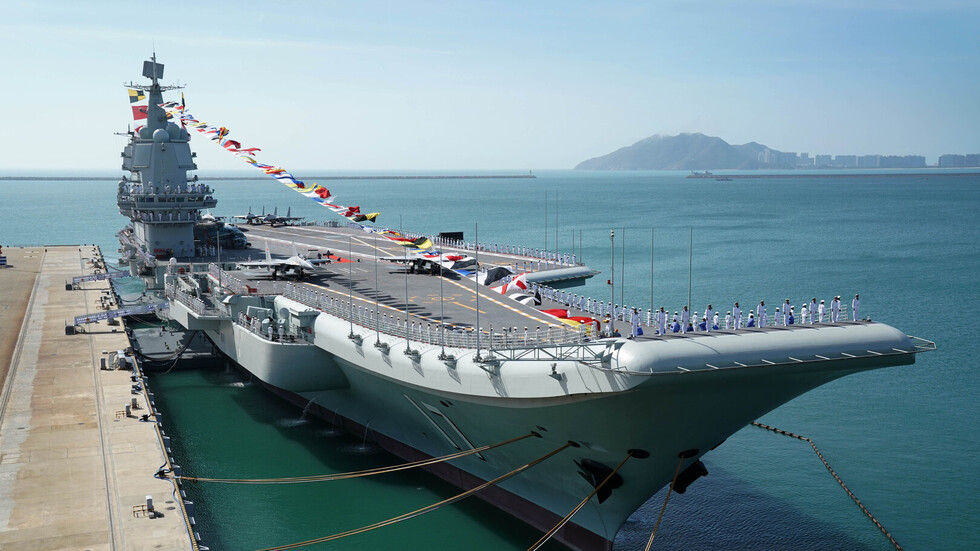 لأول مرة.. حاملة الطائرات "شاندونغ" الصينية تغادر بحر الصين الجنوبي وتقترب من تايوان