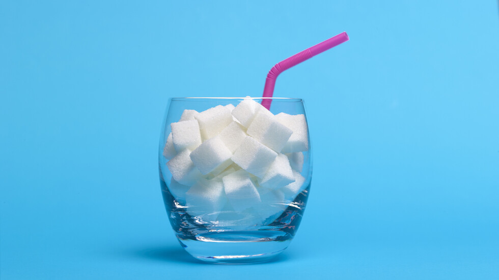 استهلاك أكثر من مشروب سكري واحد أسبوعيا يزيد من خطر 45 حالة صحية مختلفة بينها السرطان