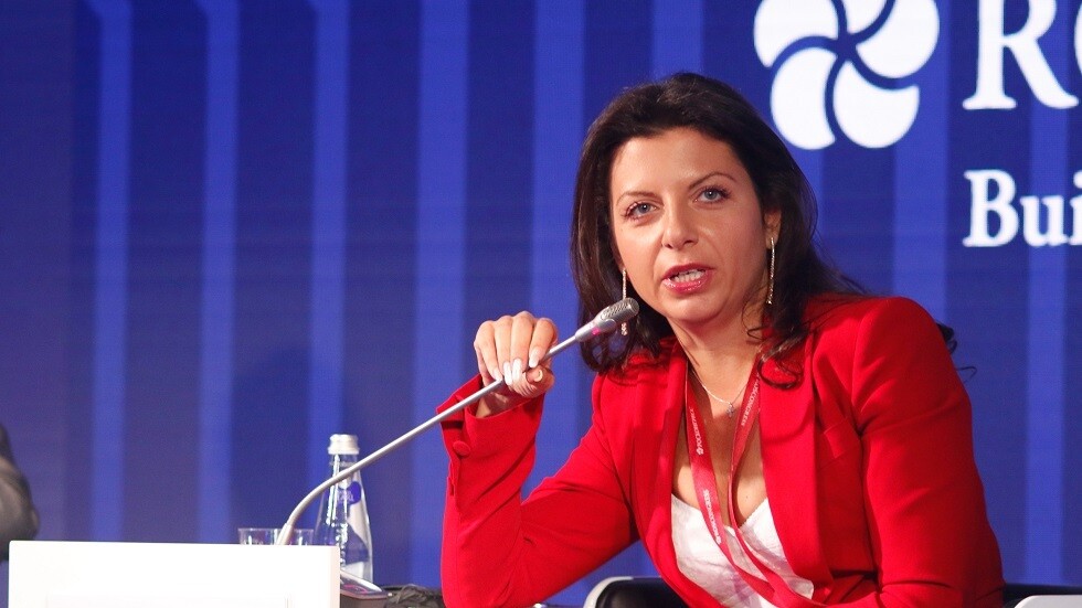 سيمونيان تذكّر بتصريحات "فوكس نيوز" عن العقوبات ضد روسيا