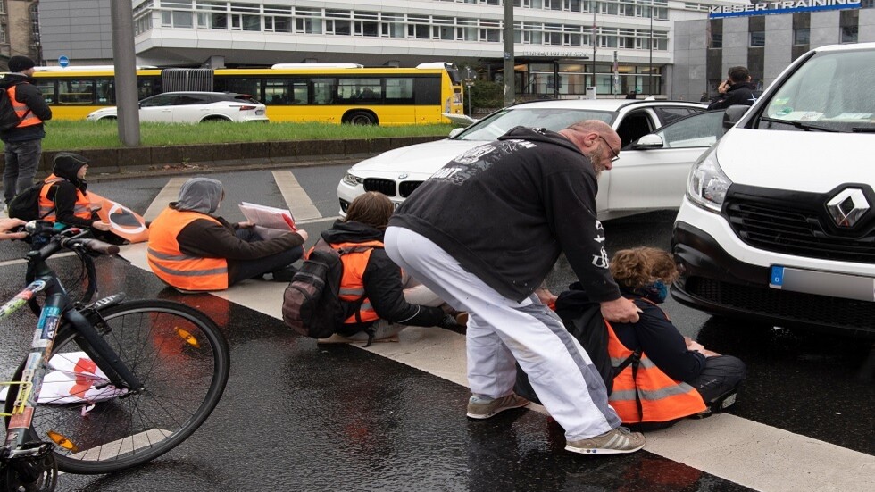"الجيل الأخير" ينوي "حصار برلين" لمدة أسبوعين