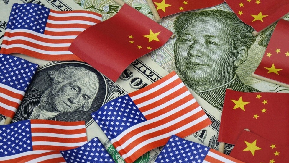 باحث لـRT: مؤشرات جدية على إنهاء هيمنة الدولار