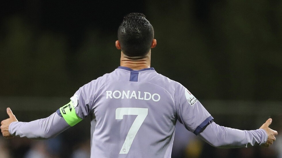 رونالدو "الغاضب" يهدد النصر بالرحيل في حال عدم تلبية شروطه (فيديو)