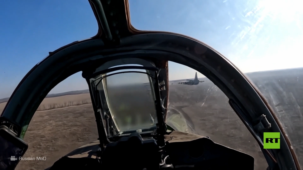 طائرات روسية تمحو مواقع أوكرانية مموهة