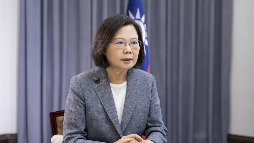 رئيسة تايوان تدين المناورات العسكرية الصينية 