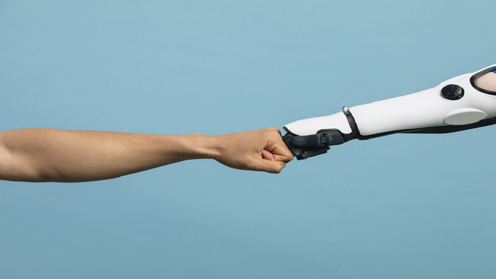 دراسة تكشف كيف تعمل أدمغتنا عند ممارسة الرياضة ضد الروبوتات!