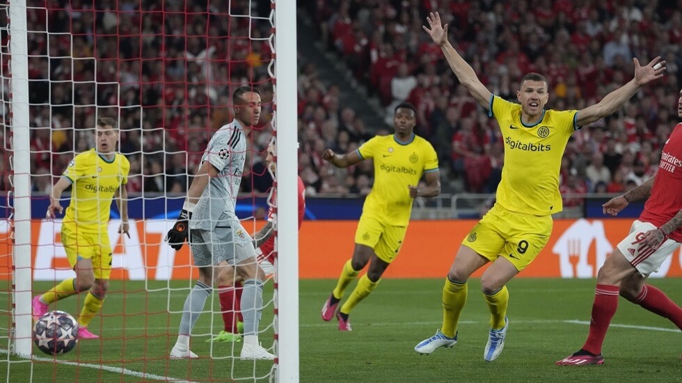 إنتر ميلان يضع قدما له في الدور قبل النهائي لدوري الأبطال (فيديو)