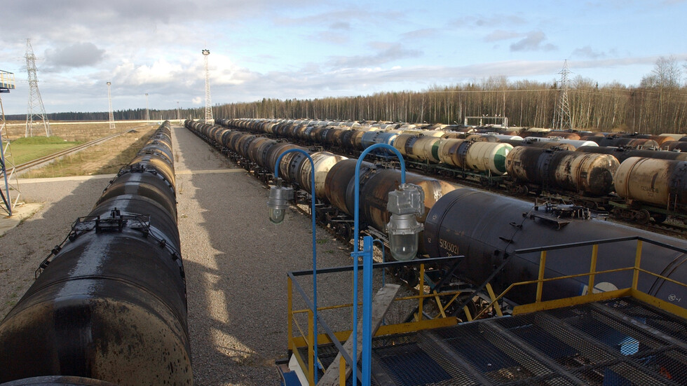 روسيا ترسل أول شحنة وقود إلى إيران عبر السكك الحديدية