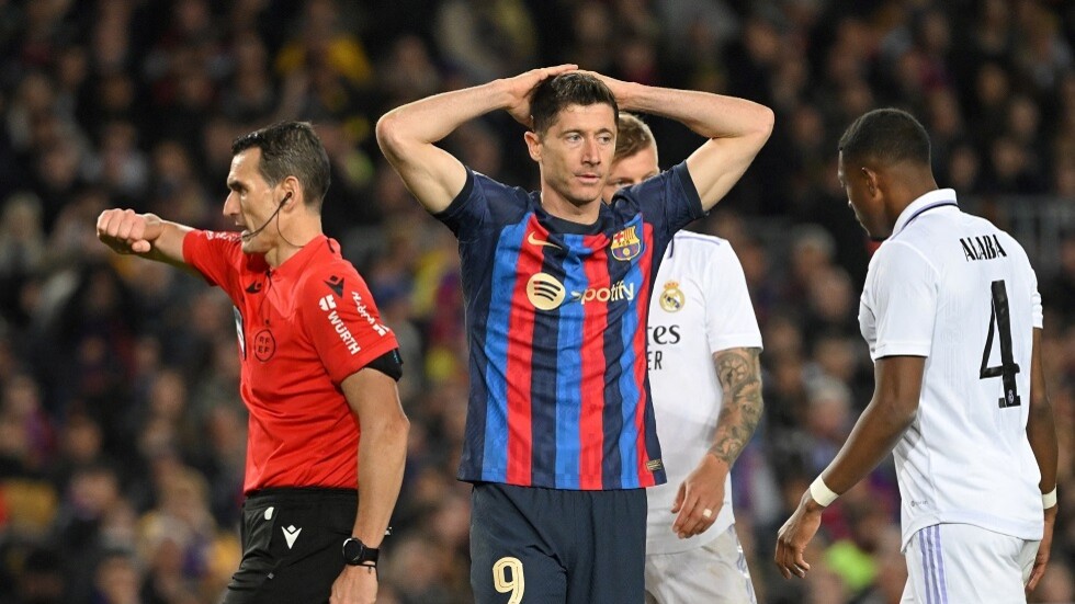 ليفاندوفسكي: لم أستطع المشي بعد ضربة لاعب ريال مدريد