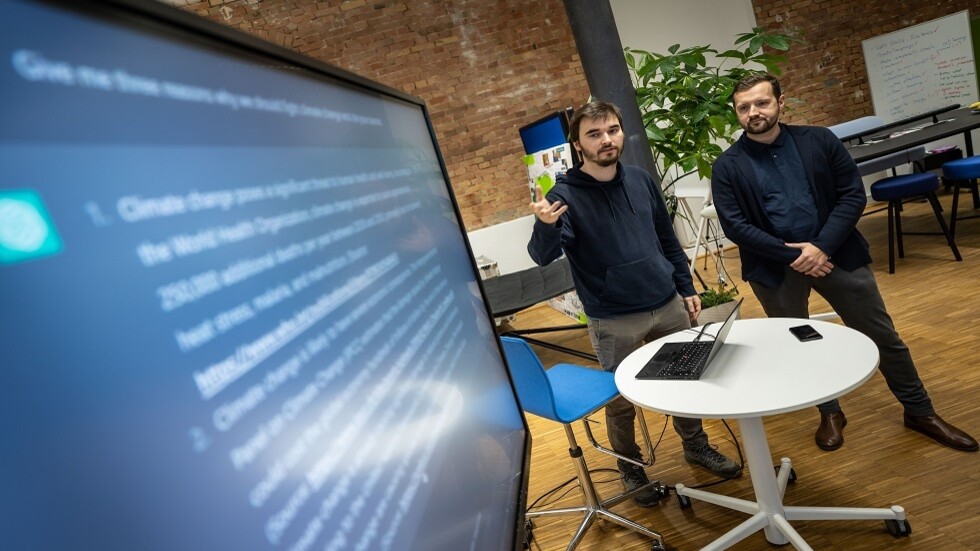 ماسك يعكف على تأسيس شركة ناشئة للذكاء الاصطناعي