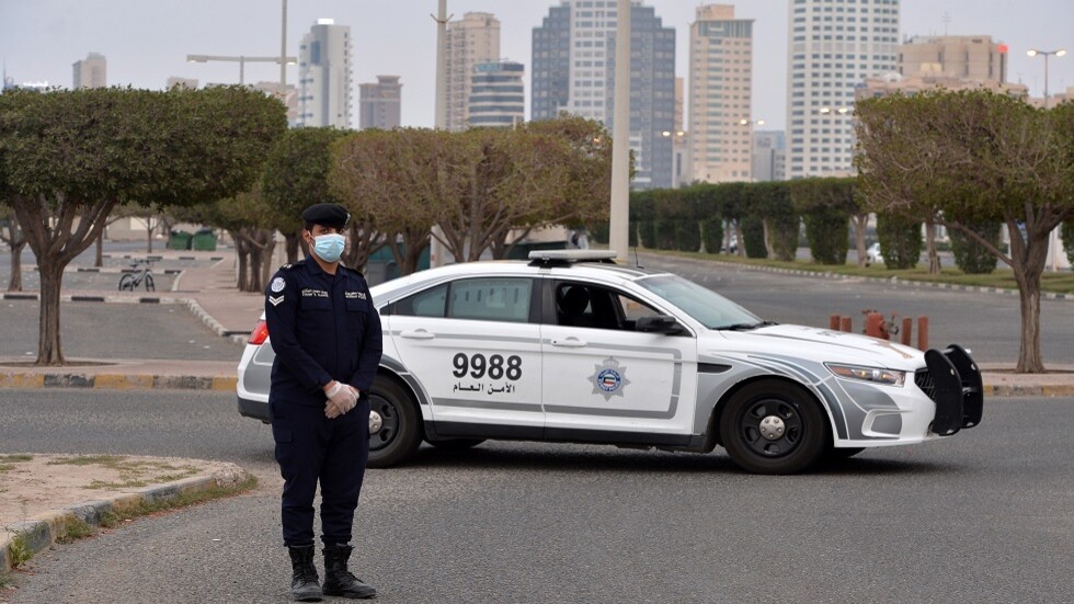 الكويت.. القبض على مشتبه به وضبط السلاح في قضية مقتل مواطن في 