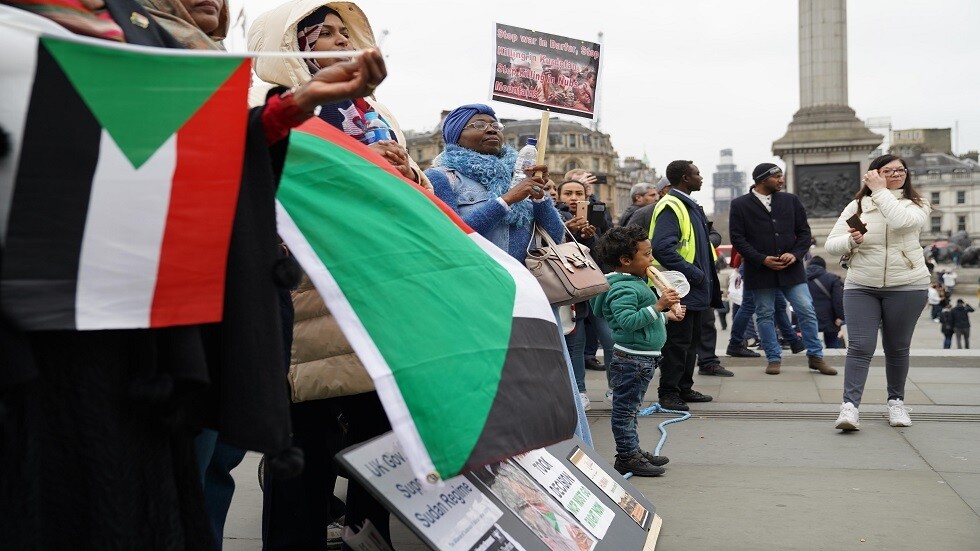 فرنسا تدعو إلى وقف الاشتباكات في السودان