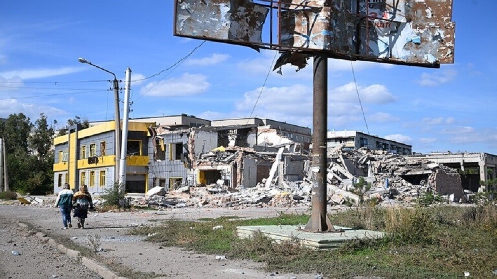 قوات "فاغنر" بقيادة بريغوجين تجلي المدنيين المحاصرين من مدينة أرتيوموفسك (فيديو)