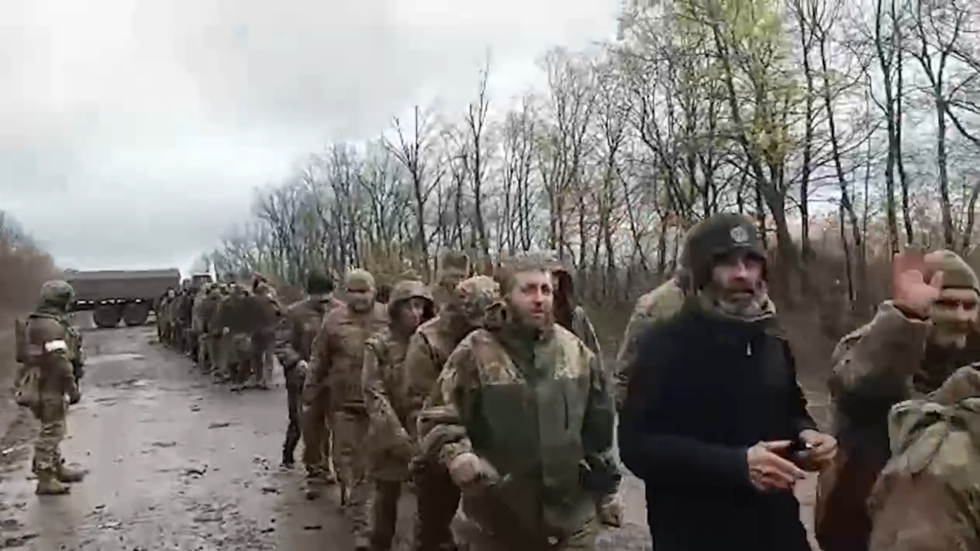 أوكرانيا تعلن عن تسلمها عددا كبيرا من الأسرى بمناسبة عيد الفصح (فيديو)