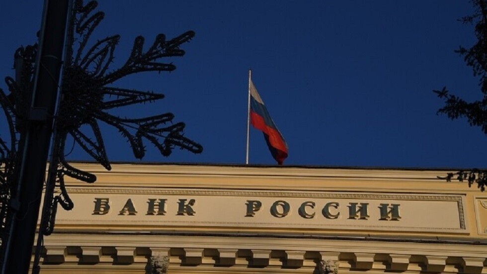 الخزانة الأمريكية تناقش مع الحلفاء إمكانية نقل الأصول الروسية المجمّدة إلى أوكرانيا