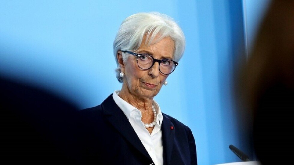 البنك المركزي الأوروبي: الاقتصاد العالمي ينقسم إلى كتلتين متنافستين بقيادة الولايات المتحدة والصين